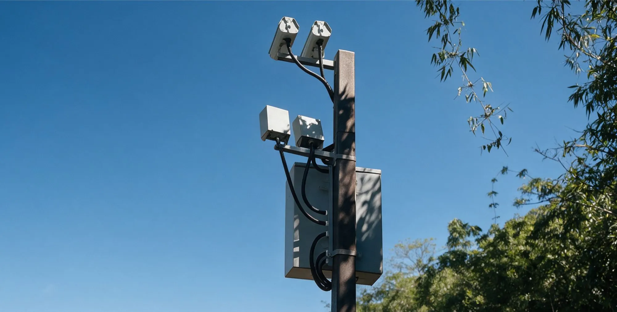 Radar fixo PROCONTROL-01 instalado em poste